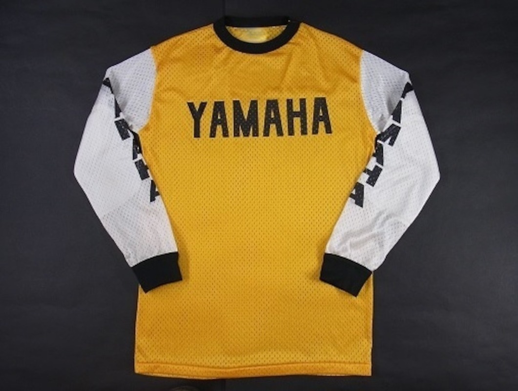 Yellow Summer Clothing - T-shirt jaune imprimé Yamaha à manches